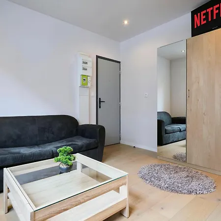 Proche De La Gare Flandres Apartment