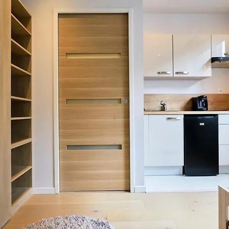 Proche De La Gare Flandres Apartment