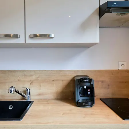 Proche De La Gare Flandres Apartment