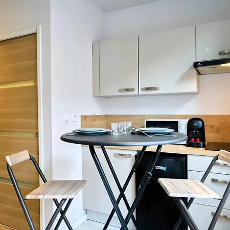 Proche De La Gare Flandres *